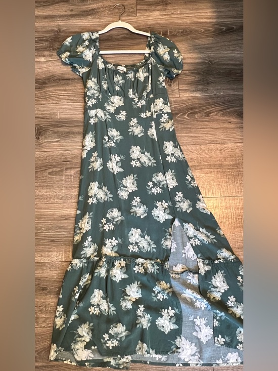 Hollister Dresses & Skirts - Hollister Green Maxi Skirt with White Floral Print